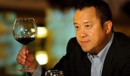 爆料曾志伟追尾事件视频,真相背后引热议